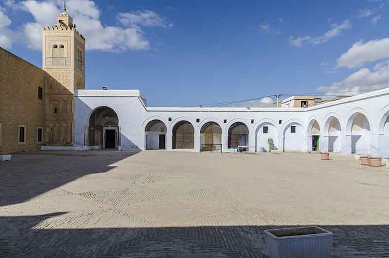 26 - Tunez - Kairouan - mezquita y mausoleo de Abou Zamaa al-Balawi o Mausoleo del Barbero